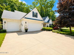 741 Whisperwood Pkwy, Holland, OH 43528