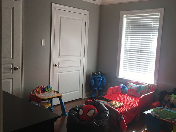 2nd image of 231 Santiago St