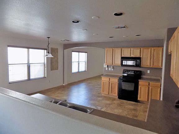 2nd image of 3156 W Belle Ave