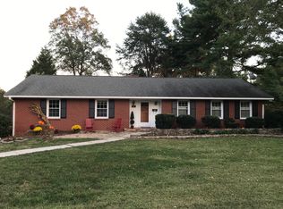 147 N Peace Haven Rd, Winston Salem, NC 27104