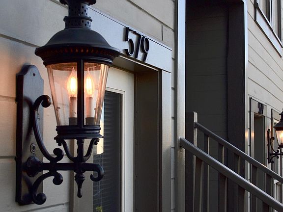 4th image of 579B Lombard St