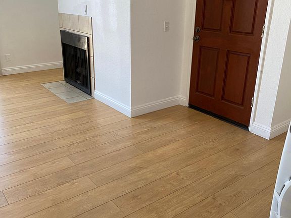 2nd image of 2550 S Barrington Ave #201