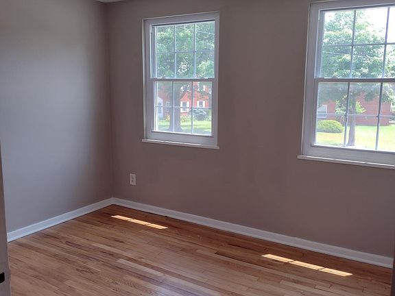 5th image of 421 Kenwood Dr APT B