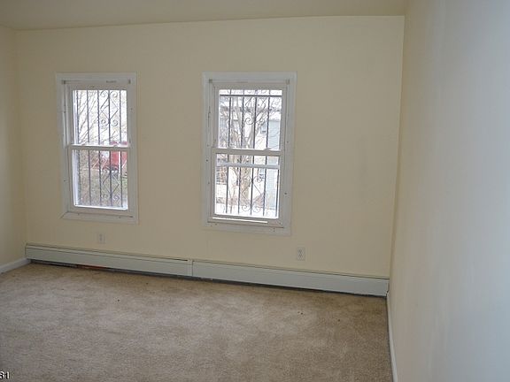 2nd image of 224 Parker St