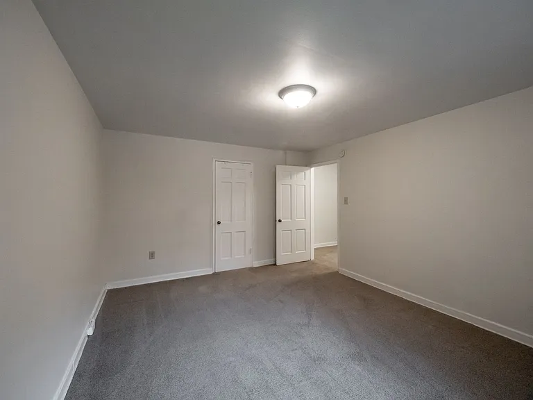 5540 5th Ave — Photo 10