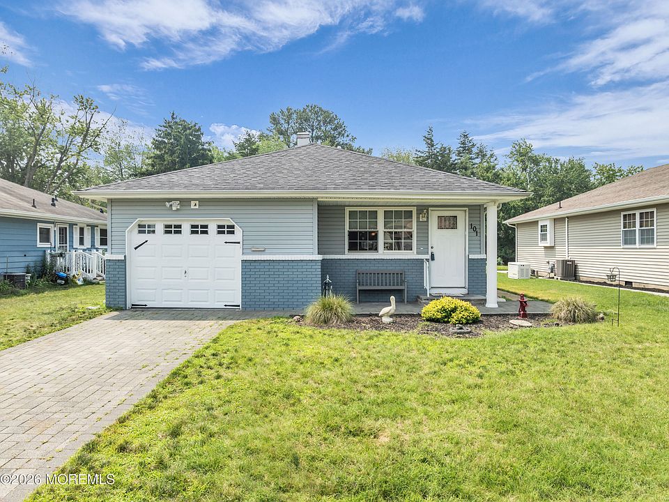 1st image of 101 Barbados Drive S