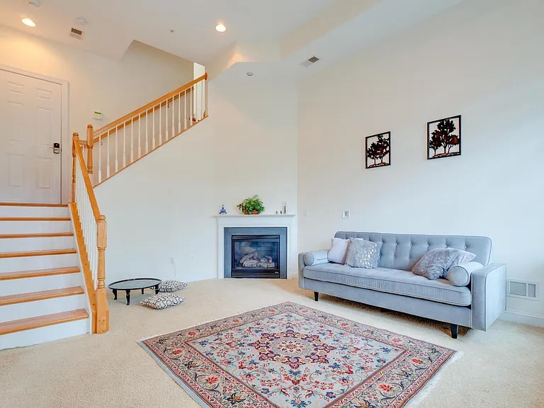 3510 Goddard Way — Photo 17