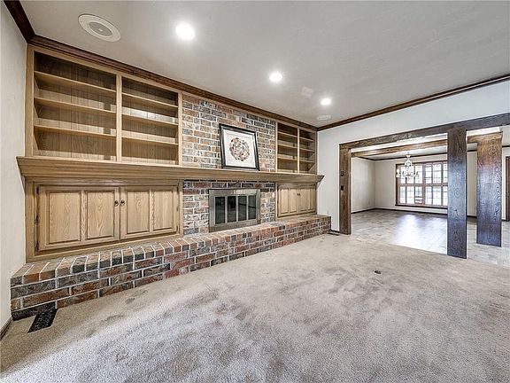 5th image of 3440 Hemlock Ln