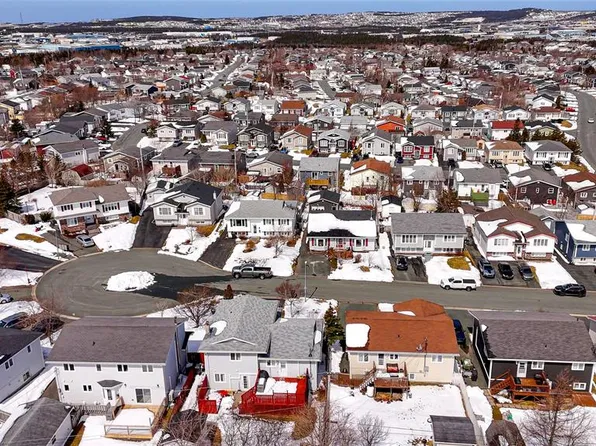 5 Trudeau Place, Mount Pearl, NL A1N4H7