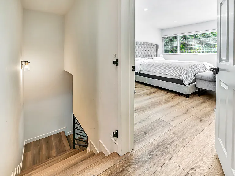 10231 Independence Ave — Photo 19