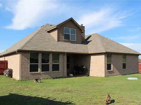 3rd image of 1525 Carol Dr