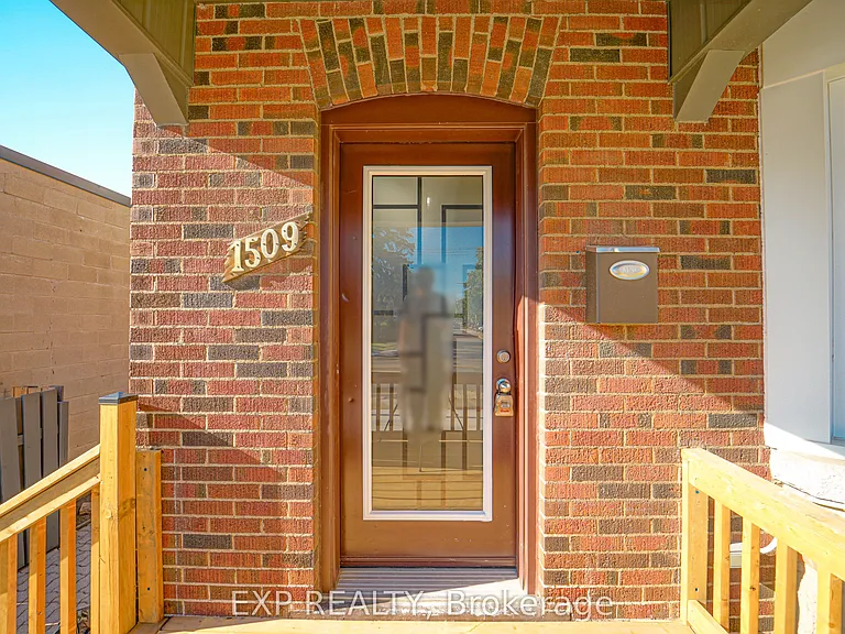 1509 Main St E #UPSTAIRS — Photo 27