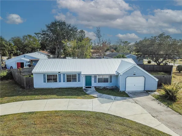 202 Mensh Ave, Sebastian, FL 32958