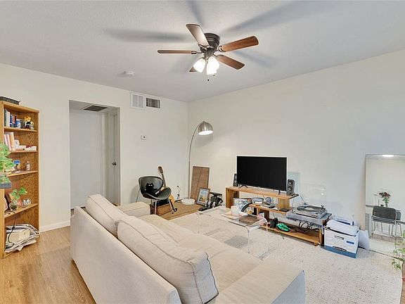 5th image of 2207 Leon St APT 205