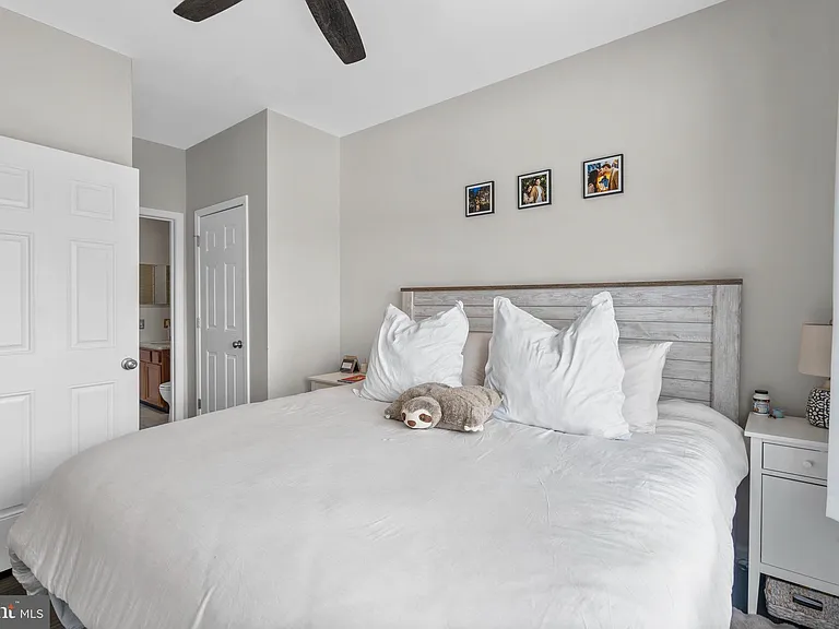 715 Brown St #B — Photo 13