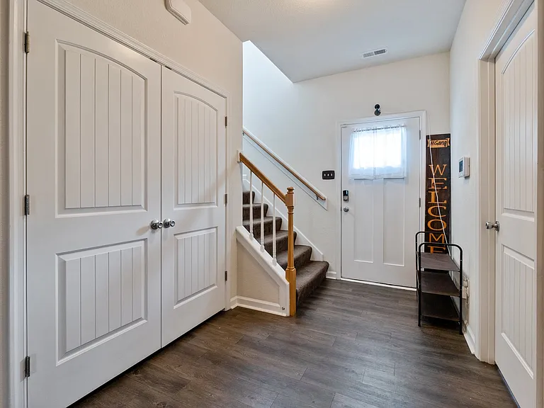 2104 Miller Ave — Photo 5