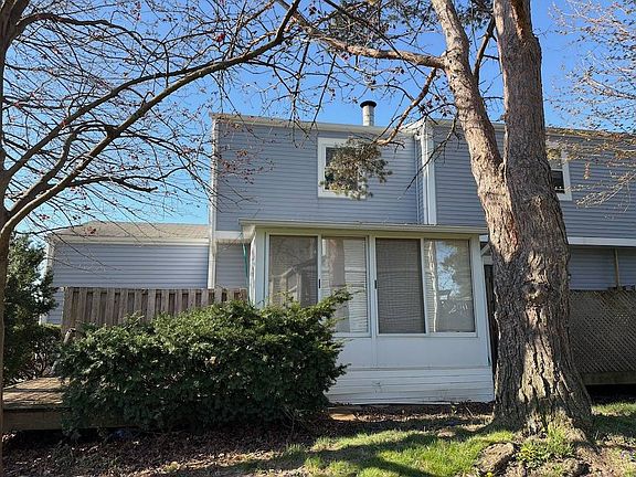 3rd image of 966 Worthington Woods Blvd