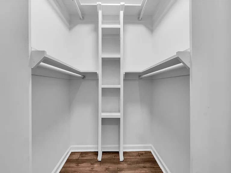 382 Josephine St — Photo 16