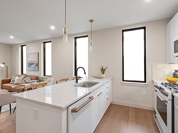 5th image of 100 Lincoln St #202U