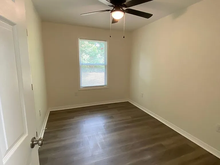 2468 Morningside Dr — Photo 8