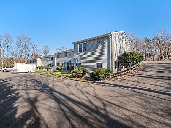 3rd image of 2711 Bluewater Dr #105