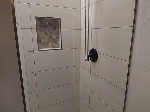 4th image of 1812 N 68th Dr #1