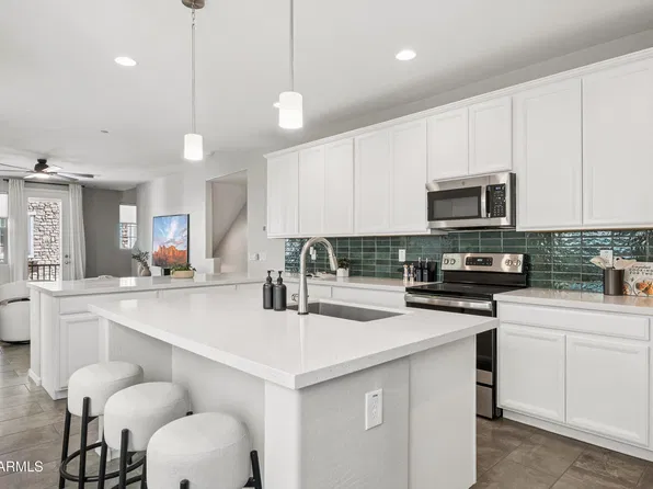 1676 E HAMPTON Lane, Gilbert, AZ 85295