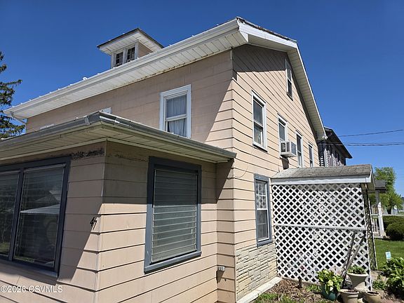 4th image of 47 Strawberry Ridge Rd