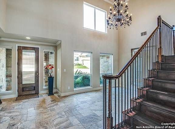 4th image of 306 Evans Oak Ln