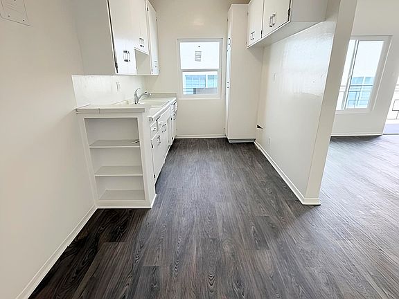 5th image of 321 S Hamel Rd APT 6