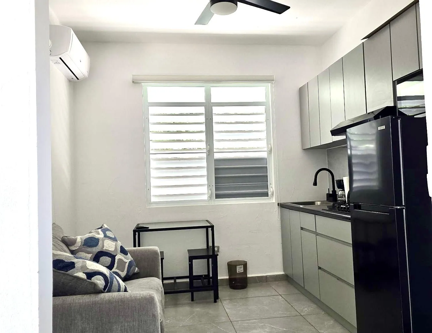 2 bed, 1.0 bath, 700 sqft, $1,300 — Photo 3