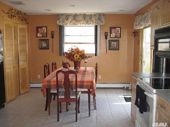 3rd image of 3661 Hilaire Way