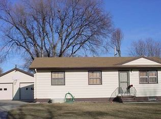 637 N Howard Ave, Grand Island, NE 68803