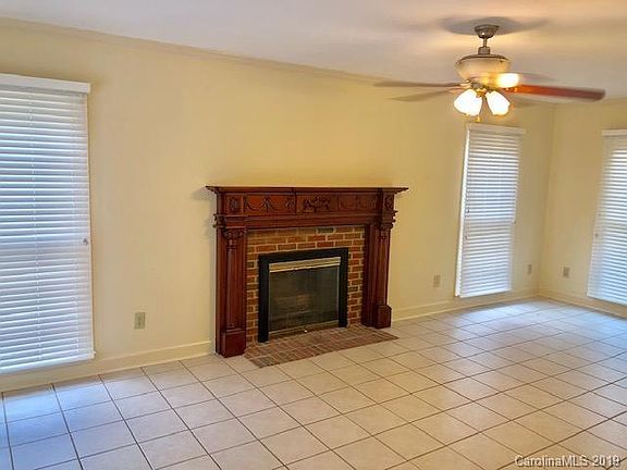 3rd image of 6049 Kinghurst Dr