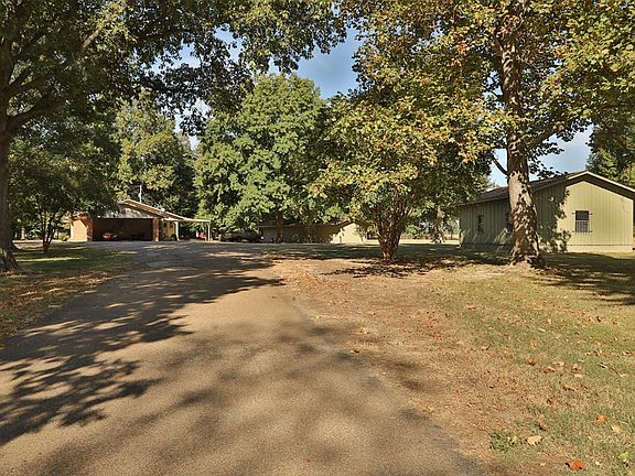 5th image of 1325 W Palestine Ave