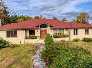 125 Charlotte Pl, Englewood Cliffs, NJ 07632