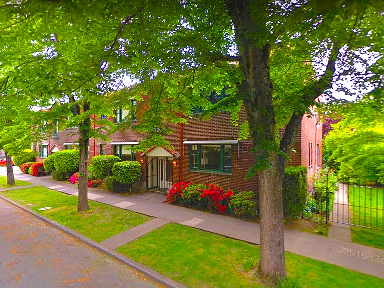 3005 SE Morrison St — Photo 1