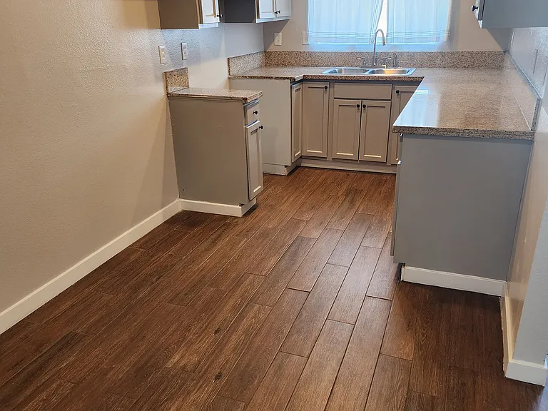 8043 Rosecrans Ave #3 — Photo 14