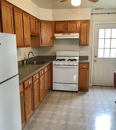 5th image of 318 Old Post Rd