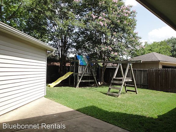 4th image of 2718 Pepper Wood Dr