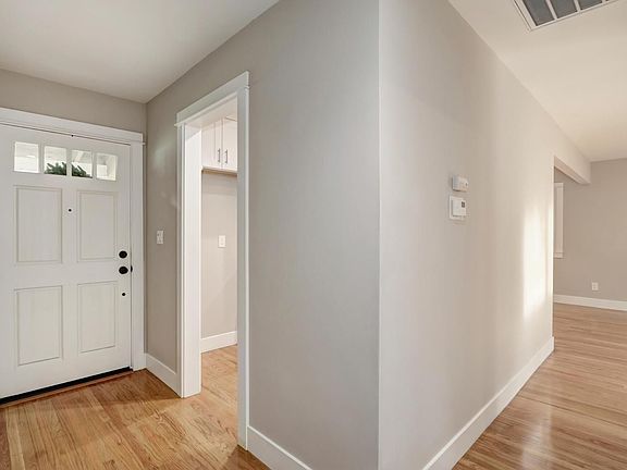 5th image of 2524 Whittier Dr