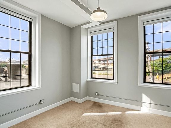 4th image of 6 Spice St Unit 7