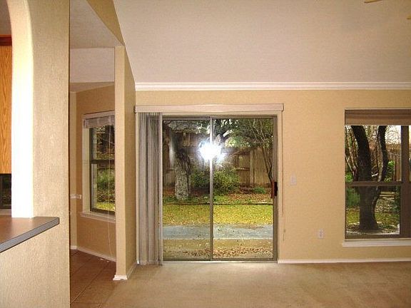 5th image of 318 Chase Oaks Pl