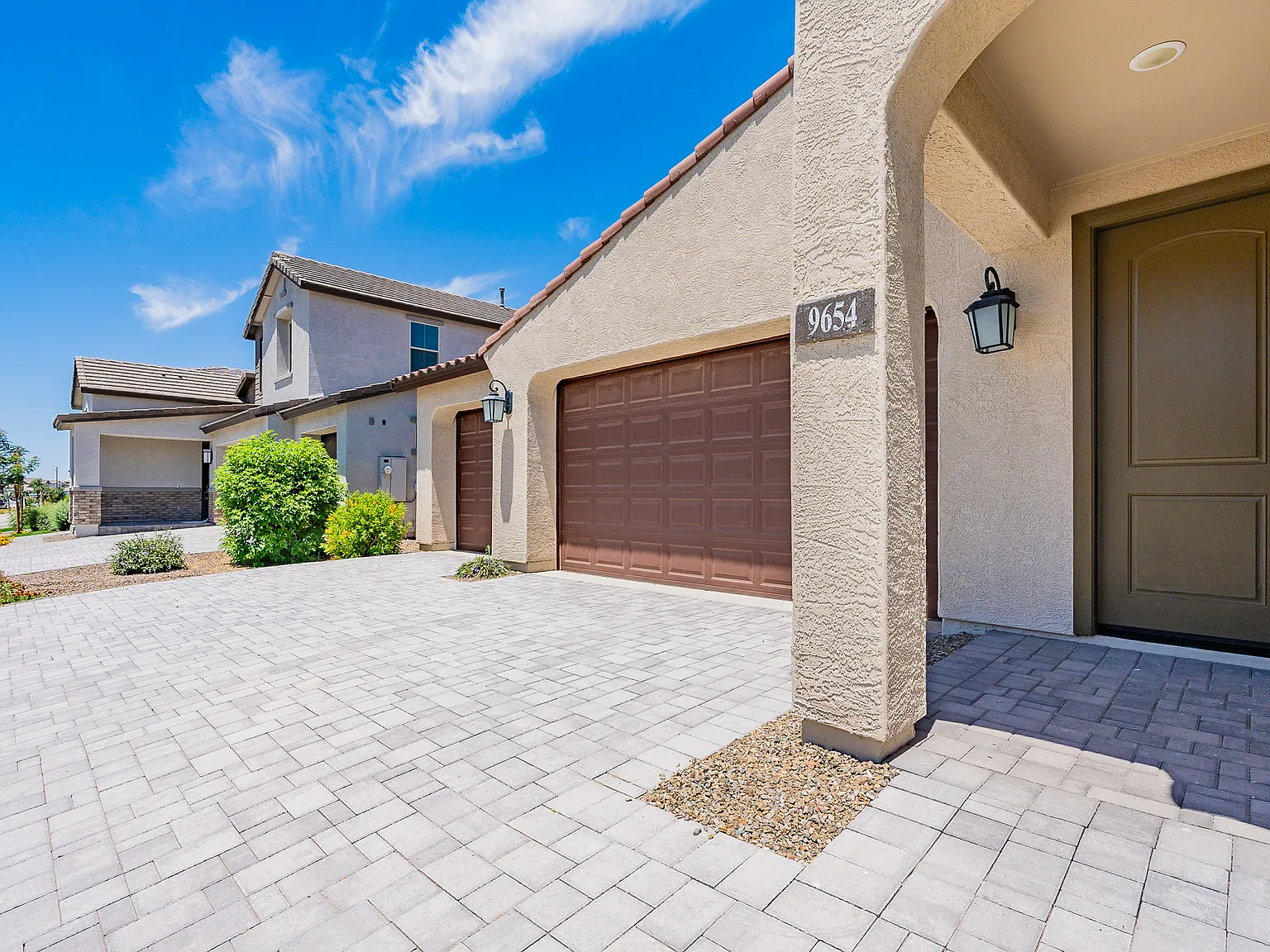 4 bed, 2318 sqft, $3,200 — Photo 3