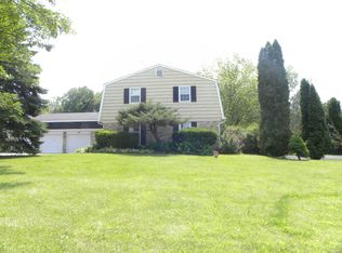 6221 River Hills Rd, Racine, WI 53402