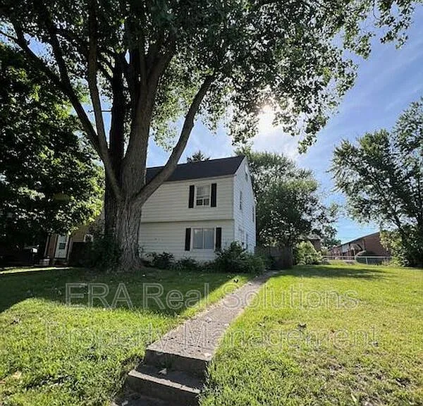 88 N Waverly St — Photo 1