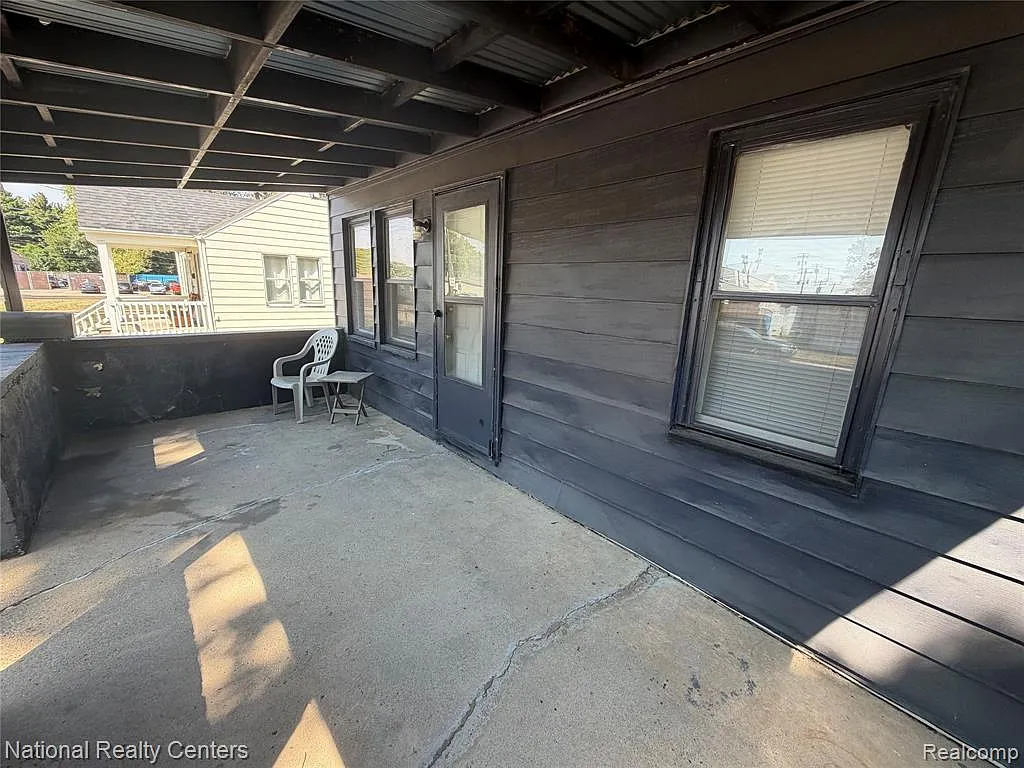 1 bed, 1.0 bath, 500 sqft, $875 — Photo 2
