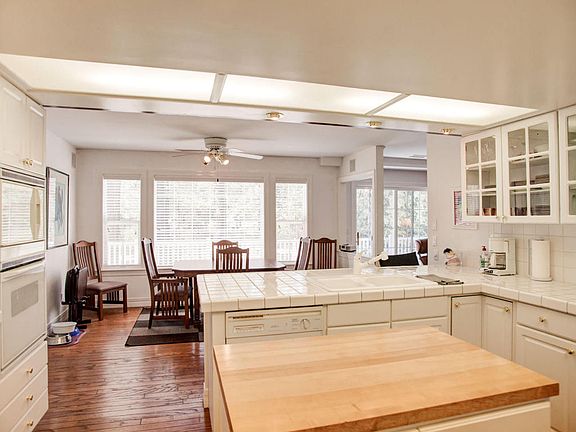 5th image of 3900 Westwood Cir