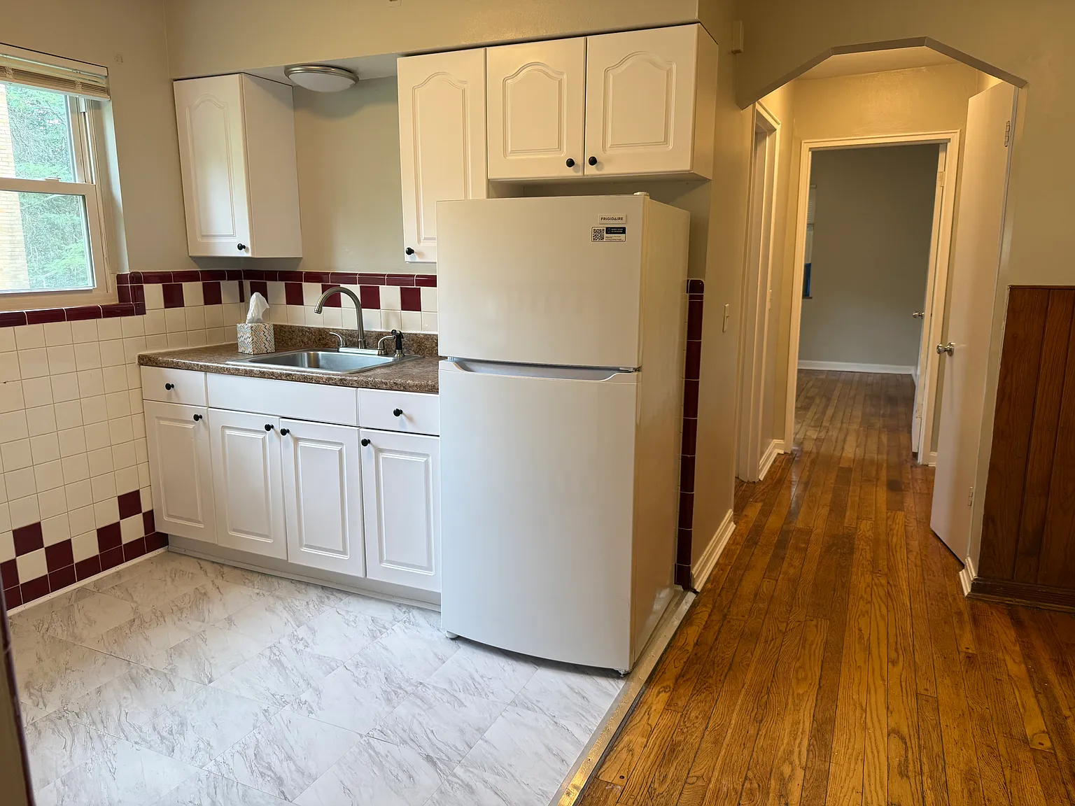 2 bed, 950 sqft, $1,050 — Photo 3