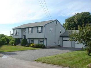 10 Pine Ave, Narragansett, RI 02882